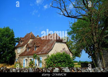 Dordogne, Lot, Frankreich, Region Nouvelle Aquitaine, Perigueux, Bergerac, Nontron, Sarlat la Caneda, Südfrankreich, Landhaus, Innenhof, Herrenhaus h Stockfoto