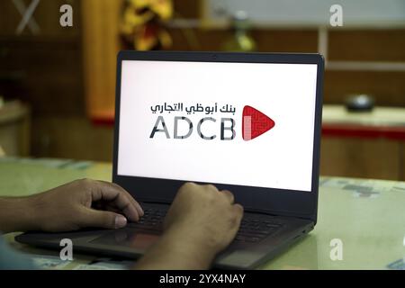 ADCB, eine Geschäftsbank mit Hauptsitz in Abu Dhabi, Vereinigte Arabische Emirate. Stockfoto