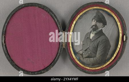 Porträt eines Mannes mit Bart und Spitzbart, der eine abgewinkelte Mütze trägt, um 1850. Stockfoto