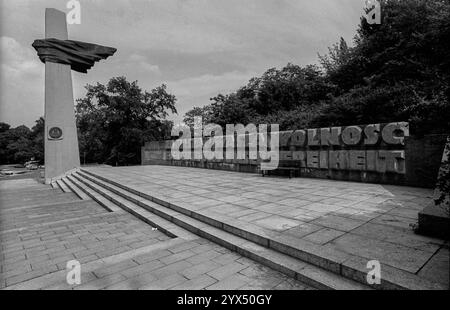 Deutschland, Berlin, 25.06.1991, Denkmal für den polnischen Soldaten und deutschen Antifaschist, Volkspark Friedrichshain, [automatisierte Übersetzung] Stockfoto