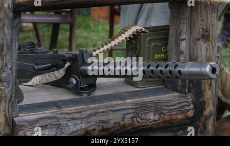 Das M1919 Browning ist ein mittelgroßes Maschinengewehr mit Kaliber .30, das im 20. Jahrhundert, insbesondere während des Zweiten Weltkriegs und des Koreakrieges, weit verbreitet war. Stockfoto