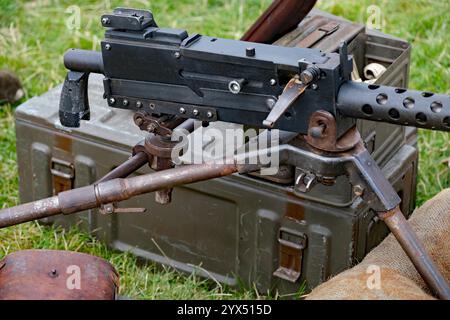 Das M1919 Browning ist ein mittelgroßes Maschinengewehr mit Kaliber .30, das im 20. Jahrhundert, insbesondere während des Zweiten Weltkriegs und des Koreakrieges, weit verbreitet war. Stockfoto