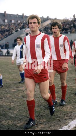 FC Bayern München - Arminia Bielefeld 27.03.1971 Uli Hoeness und Paul Breitner Walking , Vollfigur [automatisierte Übersetzung] Stockfoto