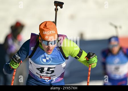 Hochfilzen, Österreich. Dezember 2024. HOCHFILZEN, ÖSTERREICH - 13. DEZEMBER: Lovro Planko aus Slowenien tritt am 13. Dezember 2024 im Hochfilzen, Österreich, beim 10km-Sprint der Männer beim IBU-Weltcup-Biathlon Hochfilzen an. 241213 SEPA 26 102 - 20241213 PD6196 Credit: APA-PictureDesk/Alamy Live News Stockfoto