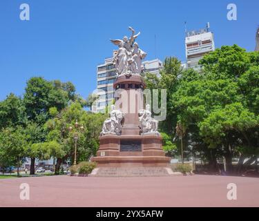 Buenos Aires, Argentinien - 20. November 2024: Denkmal von Frankreich bis Argentinien in der Plaza Francia, Recoleta Stockfoto