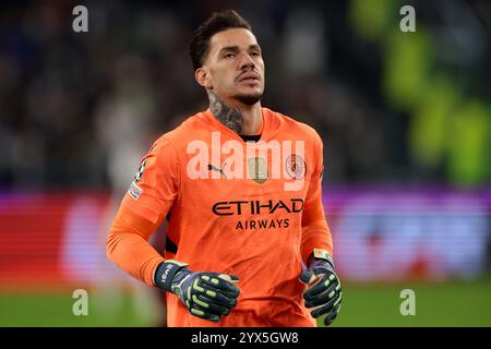 Turin, Italien. Dezember 2024. Ederson von Manchester City während des Spiels der UEFA Champions League im Juventus-Stadion in Turin. Der Bildnachweis sollte lauten: Jonathan Moscrop/Sportimage Credit: Sportimage Ltd/Alamy Live News Stockfoto