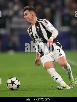 Turin, Italien. Dezember 2024. Francisco Conceicao von Juventus während des Spiels der UEFA Champions League im Juventus-Stadion in Turin. Der Bildnachweis sollte lauten: Jonathan Moscrop/Sportimage Credit: Sportimage Ltd/Alamy Live News Stockfoto