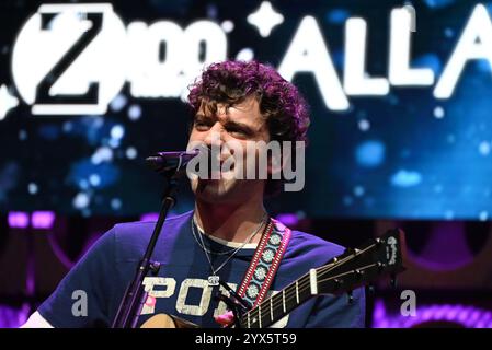 Manhattan, Usa. Dezember 2024. Mark Ambor tritt am 13. Dezember 2024 in der Z100 Jingle Ball All Access Lounge im Hammerstein Ballroom in Manhattan, New York auf. (Foto: Kyle Mazza/NurPhoto)0 Credit: NurPhoto SRL/Alamy Live News Stockfoto