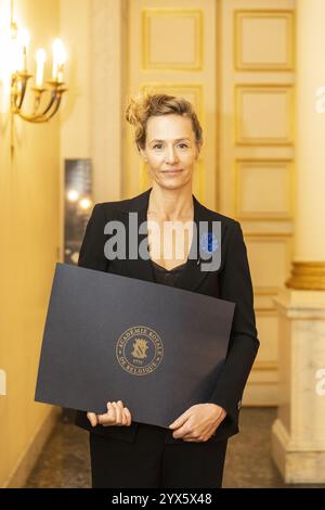 Brüssel, Belgien Dezember 2024. Schauspielerin Cecile de France posiert für den Fotografen bei einem Empfang für die neuen Mitglieder der Königlichen Akademie Belgiens am Freitag, den 13. Dezember 2024 in Brüssel. BELGA FOTO NICOLAS LANDEMARD Credit: Belga Nachrichtenagentur/Alamy Live News Stockfoto