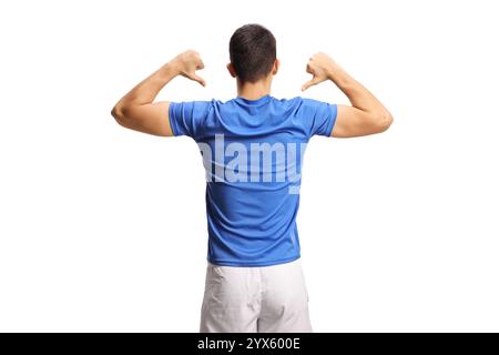 Rückansicht eines Fußballspielers in einem blauen Trikot mit lokalem Rücken auf weißem Hintergrund Stockfoto