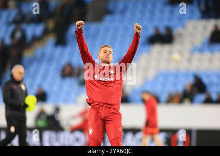 Malmö, Schweden. Dezember 2024. Metehan Baltaci aus Galatasaray bereitet sich auf das Spiel der UEFA Europa League zwischen Malmö FF und Galatasaray im Eleda Stadion in Malmoe vor. Stockfoto