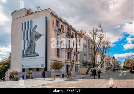 Dionysiou Areopagitou St, eine Fußgängerzone mit neoklassizistischen Luxushäusern in der Nähe des Südhangs der Akropolis in Athen, Griechenland Stockfoto