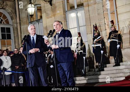 Paris, Frankreich. Februar 2021. Antonin Burat/Le Pictorium - Übergabe zwischen Michel Barnier und Francois Bayrou im Hotel de Matignon am 13. Dezember 2024 - 14. Dezember 02/2021 - Frankreich/Paris - Übergabe des Premierministers zwischen Michel Barnier und Francois Bayrou im Hotel de Matignon, 13. Dezember 2024 Guthaben: LE PICTORIUM/Alamy Live News Stockfoto