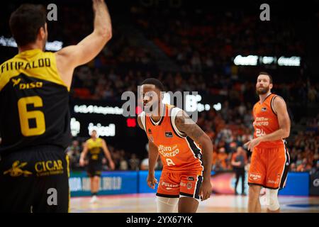 Valencia , Spanien , 13. Dezember 2024. Jean Montero von Valencia Korb in der Liga Endesa Regular Season Runde 6. Quelle: Vicente Vidal Fernandez/Alamy Live News Stockfoto