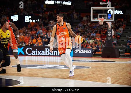 Valencia , Spanien , 13. Dezember 2024. Stefan Jovic von Valencia Korb in der Liga Endesa Regular Season Runde 6. Quelle: Vicente Vidal Fernandez/Alamy Live News Stockfoto