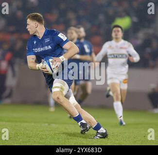 Dezember 2024; Salford Community Stadium, Salford, Lancashire, England; Investec Champions Cup Rugby, Sale Sharks versus Racing 92; Dan du Preez von Sale Sharks mit dem Ball Stockfoto