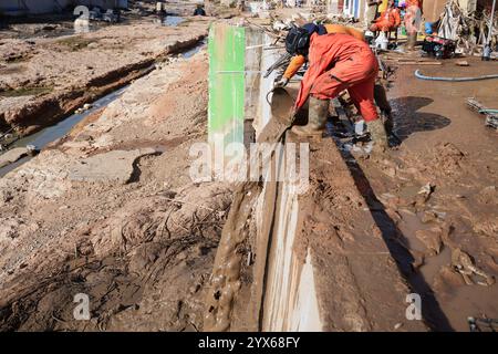 Die „Brigada de Rescate Topos Tlatelolco“ ist ein Rettungsteam, das sich aus Freiwilligen in Gebieten zusammensetzt, die von Naturkatastrophen betroffen sind. Erste-Hilfe-Unfälle Stockfoto