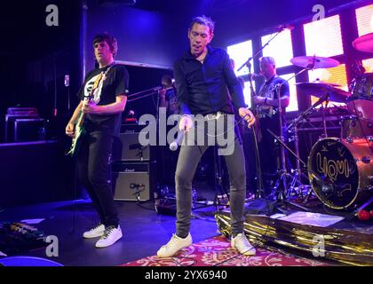 Nottingham, Vereinigtes Königreich, 13. Dezember 2024. Veranstaltung: Rock City - Shed Seven. Im Bild: Rick Witter (Lead Singer) und Paul Banks (Gitarrist) von Shed Seven. Quelle: Mark Dunn/Alamy Live News. Stockfoto