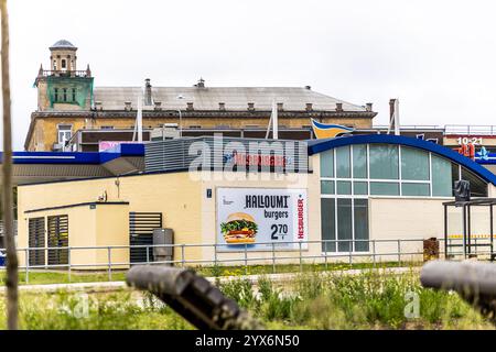 Liepaja, Lettland - 12. Juni 2024: Fast-Food-Restaurant der Hesburger Fast-Food-Kette Stockfoto