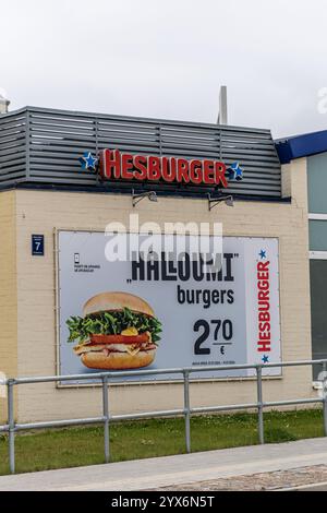 Liepaja, Lettland - 12. Juni 2024: Logo der Hesburger Fast-Food-Kette Stockfoto