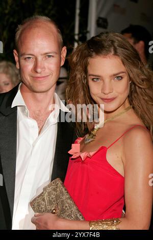 Justin Portman mit Ehefrau Natalia Vodianova / Natalja Wodjanowa bei der Premiere des Kinofilms Star Wars: Episode III - Revenge of the Sith / Star Wars: Episode III - die Rache der Sith auf dem Festival de Cannes 2005 / 58. Internationale Filmfestspiele von Cannes im Palais des Festivals. Cannes, 15.05.2005 *** Justin Portman mit Frau Natalia Vodianova Natalya Vodyanova bei der Premiere des Films Star Wars Episode III Revenge of the Sith Star Wars Episode III Revenge of the Sith beim Festival de Cannes 2005 58 Cannes International Film Festival im Palais des Festivals Cannes, 15 05 2 Stockfoto