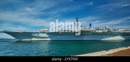 Das USS Midway Museum ist ein historisches Marineflugzeugträger-Museum in San Diego, Kalifornien, USA, das aus dem Flugzeugträger Midway besteht Stockfoto