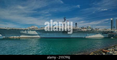 Das USS Midway Museum ist ein historisches Marineflugzeugträger-Museum in San Diego, Kalifornien, USA, das aus dem Flugzeugträger Midway besteht Stockfoto