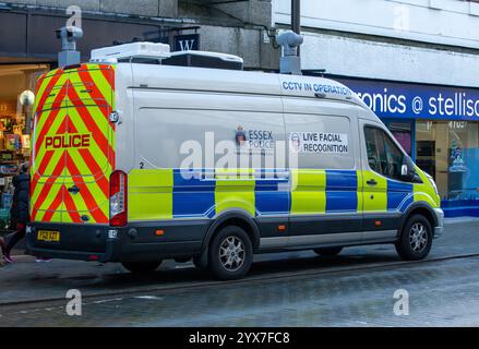 Brentwood uk Essex 14. Dezember 2024 Polizei benutzt Gesichtserkennungs-Van in der High Street Brentwood Essex es wurde nicht bestätigt, ob sie nach einer bestimmten Person suchen oder nur eine Routineüberprüfung. Credit: Richard Lincoln/Alamy Live News Stockfoto