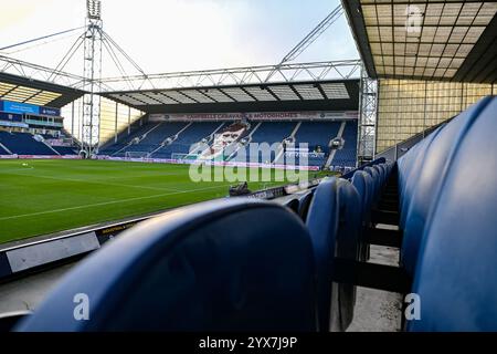 Deepdale, Preston, Großbritannien. Dezember 2024. EFL Championship Football, Preston North End gegen Leeds United; Pitchside View of the Ground Credit: Action Plus Sports/Alamy Live News Stockfoto