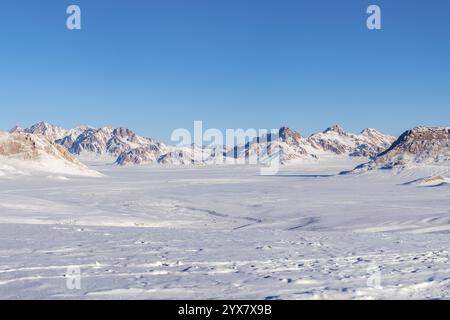 Winterlandschaft des Pamir-Plateaus, Jarty Gumbez, Provinz Gorno-Badakhshan, Tadschikistan, Zentralasien, Asien Stockfoto