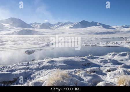 Winterlandschaft des Pamir-Plateaus, Pamir-Autobahn, Alichur, Provinz Gorno-Badakhshan, Tadschikistan, Zentralasien, Asien Stockfoto