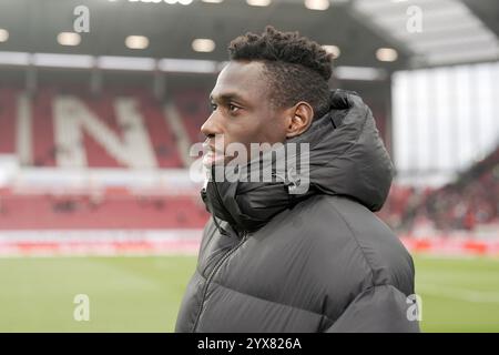 Mainz, Deutschland. Dezember 2024. Fußball, Bundesliga, 14. Spieltag, FSV Mainz 05 - Bayern München, Mewa Arena: Mainzer Trainer Danny da Costa. Hinweis: Thomas Frey/dpa - WICHTIGER HINWEIS: Gemäß den Vorschriften der DFL Deutschen Fußball-Liga und des DFB Deutschen Fußball-Bundes ist es verboten, im Stadion und/oder des Spiels aufgenommene Fotografien in Form von sequenziellen Bildern und/oder videoähnlichen Fotoserien zu verwenden oder zu verwenden./dpa/Alamy Live News Stockfoto