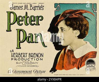 Adolph Zukor und Jesse L Lasky: James M Barrie's Peter Pan (Paramount, 1924). Titelfoyer-Karte - Stummfilm Stockfoto