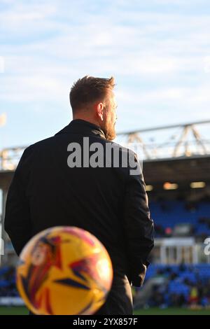 Manager Rob Elliot (Manager Crawley Town) vor dem Spiel der Sky Bet League 1 zwischen Peterborough und Crawley Town in der London Road, Peterborough am Samstag, den 14. Dezember 2024. (Foto: Kevin Hodgson | MI News) Credit: MI News & Sport /Alamy Live News Stockfoto