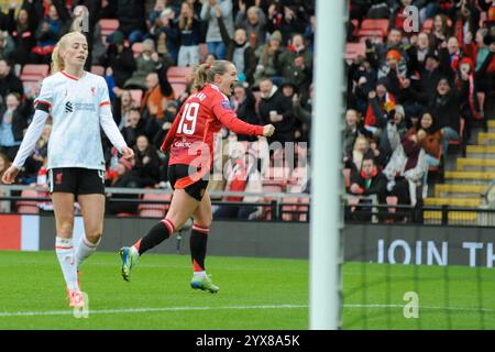 Leigh, England, 8. Dezember 2024 Elisabeth Terland (19 Manchester United) feiert, dass sie ihre Seite hinter sich lässt. Manchester United gegen Liverpool, WSL, Leigh Sports Village, Leigh, England (Sean Walsh / SPP) Stockfoto