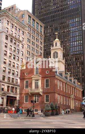 Dies ist die ältere Version des Bostoner State House. Es liegt an der Kreuzung von Washington Street und State Street und ist eines der ältesten öffentlichen Gebäude in Stockfoto