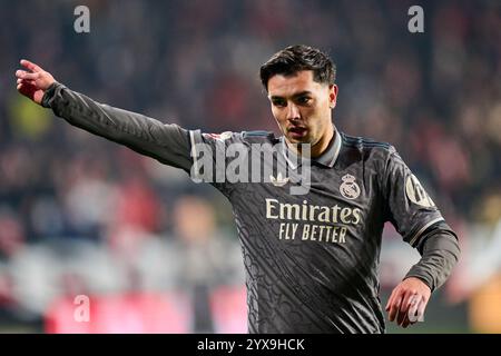 Madrid, Spanien. Dezember 2024. Brahim Diaz von Real Madrid spielte während des La Liga EA Sports Matches zwischen Rayo Vallecano und Real Madrid am 14. Dezember 2024 im Vallecas Stadion in Madrid. (Foto: Cesar Cebolla/PRESSINPHOTO) Credit: PRESSINPHOTO SPORTS AGENCY/Alamy Live News Stockfoto