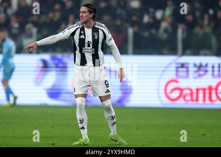 Turin, Italien. Dezember 2024. Dusan Vlahovic von Juventus FC Gesten während des Spiels der Serie A zwischen Juventus FC und Venezia FC im Allianz Stadium am 14. Dezember 2024 in Turin. Quelle: Marco Canoniero/Alamy Live News Stockfoto