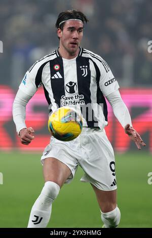 Turin, Italien. Dezember 2024. Dusan Vlahovic von Juventus FC im Spiel der Serie A zwischen Juventus FC und Venezia FC im Allianz Stadium am 14. Dezember 2024 in Turin. Quelle: Marco Canoniero/Alamy Live News Stockfoto