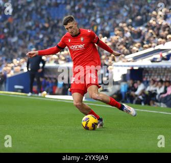 Sabadell, Barcelona, Spanien. Dezember 2024. Barcelona Spanien 14.12.2024 Abel Bretones (Osasuna) kontrolliert den Ball während der La Liga EA Sports zwischen Espanyol und Osasuna am 14. Dezember 2024 im RCDE-Stadion in Barcelona. (Kreditbild: © Xavi Urgeles/ZUMA Press Wire) NUR REDAKTIONELLE VERWENDUNG! Nicht für kommerzielle ZWECKE! Stockfoto