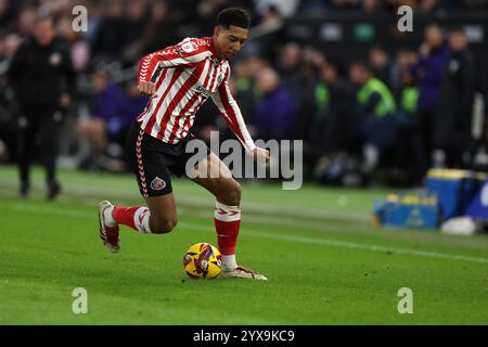 Swansea, Großbritannien. Dezember 2024. Jobe Bellingham aus Sunderland in Aktion. EFL Skybet Meisterschaftsspiel Swansea City gegen Sunderland im Stadion Swansea.com in Swansea, Wales am Samstag, den 14. Dezember 2024. Dieses Bild darf nur für redaktionelle Zwecke verwendet werden. Nur redaktionelle Verwendung, Bild von Andrew Orchard/Andrew Orchard Sportfotografie/Alamy Live News Credit: Andrew Orchard Sportfotografie/Alamy Live News Stockfoto