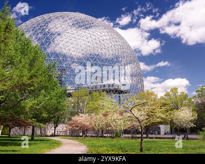 Montreal Biosphere Frühlingslandschaft, Saint Helen's Island, Montreal, Quebec, Kanada. Biosphère de Montréal, Ville de Montréal, Québec, Kanada 20 Stockfoto