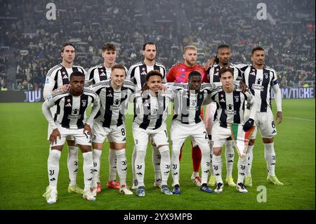 Turin, Italien. Dezember 2024. Team von Juventus FC während des Spiels der Serie A 2024/25 zwischen Juventus FC und Venezia FC im Allianz Stadium am 14. Dezember 2024 in Turin, Italien - ph Giuliano Marchisciano während des Spiels Juventus FC gegen Venezia FC, italienisches Fußball Serie A Spiel in Turin, Italien, 14. Dezember 2024 Credit: Independent Photo Agency/Alamy Live News Stockfoto