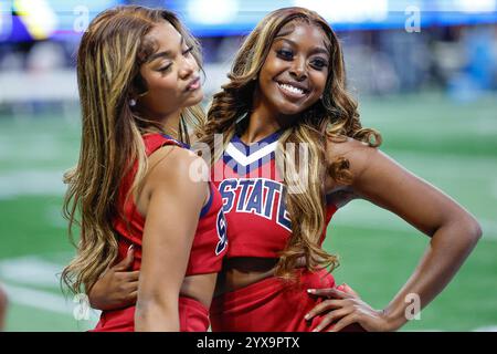 Atlanta, Georgia. Dezember 2024. Vor dem Cricket Celebration Bowl 2024 spielte das Jubelteam des Bundesstaates South Carolina im Mercedes Benz Stadium in Atlanta, Georgia. Jackson State besiegt South Carolina State mit 28:7. Cecil Copeland/CSM/Alamy Live News Stockfoto