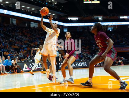 14. Dezember 2024: Samara Spencer #7 der Tennessee Lady Vols schießt den Ball während des NCAA-Basketballspiels zwischen den University of Tennessee Lady Volunteers und den North Carolina Central Eagles in der Thompson Boling Arena in Knoxville, TN Tim Gangloff/CSM Stockfoto