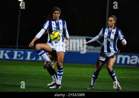 Zubieta, Gipuzkoa, Spanien - 14. Dezember 2024: Andreia Jacinto kontrolliert den Ball im Spiel Real Sociedad Women vs Costa Adeje Teneriffa Women, Teil der spanischen Liga F, in Zubieta Z1. Quelle: Rubén Gil/Alamy Live News. Stockfoto