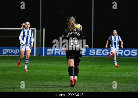 Zubieta, Gipuzkoa, Spanien - 14. Dezember 2024: Aleksandra Zaremba kontrolliert den Ball im Spiel Real Sociedad Women vs Costa Adeje Teneriffa Women, Teil der spanischen Liga F, in Zubieta Z1. Quelle: Rubén Gil/Alamy Live News. Stockfoto