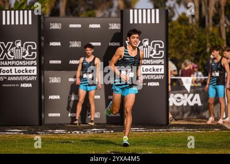 San Diego, Usa. Dezember 2024. Noah Bontrager belegt 16. Platz im Jungen-Rennen in 15:51,2, während der Foot locker Cross Country Championships in Morley Field, Samstag, den 14. Dezember 2024, in San Diego. Calif. (Thomas Fernandez/Image of Sport) Credit: Kirby Lee/Alamy Live News Stockfoto