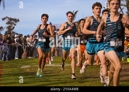 San Diego, Usa. Dezember 2024. Noah Bontrager belegt 16. Platz im Jungen-Rennen in 15:51,2, während der Foot locker Cross Country Championships in Morley Field, Samstag, den 14. Dezember 2024, in San Diego. Calif. (Thomas Fernandez/Image of Sport) Credit: Kirby Lee/Alamy Live News Stockfoto