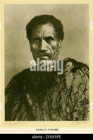 Porträt des älteren Maori-Häuptlings Tamati Pirimona Marino aus einer Publikation aus dem Jahr 1942 mit der Sammlung Victor Millard. Fotografiert von William Henry Thomas Partington um 1900, wahrscheinlich in Wanganui. Stockfoto